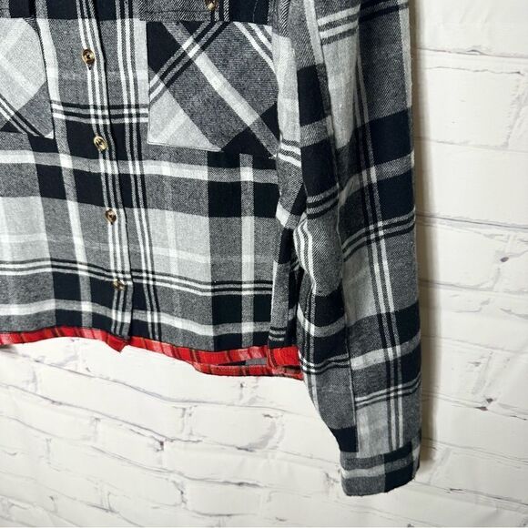 Jolie & Joy medium black & red plaid shirt - Picture 2 of 5